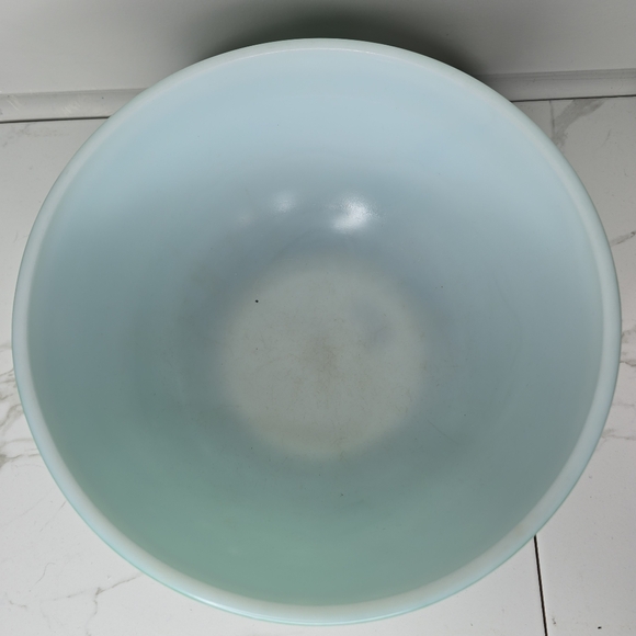 Green primary Pyrex bowl 403 2.5 qt - Picture 2 of 5